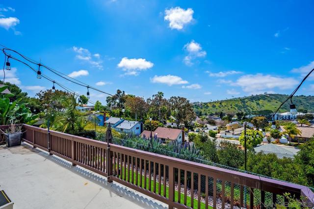 4048 Raffee Dr, San Diego CA: https://media.crmls.org/mediaz/10ea4ffd-a02d-487d-b2ad-9c2ba3addf0d.jpg