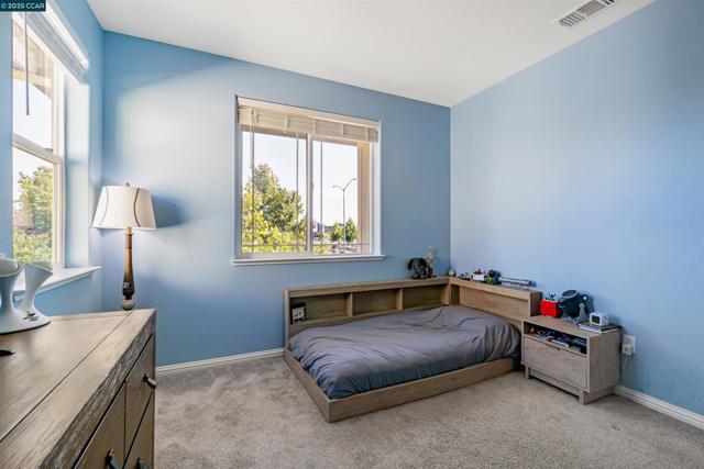 158 Wooley Creek Way, Brentwood CA: https://media.crmls.org/mediaz/10ea85bf-7658-4672-869a-95d48919f502.jpg