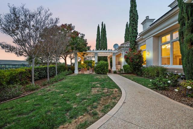 5253 Vicenza Way, San Jose CA: https://media.crmls.org/mediaz/10ebe38a-f9a8-4b8f-ac0a-749deec9ff35.jpg