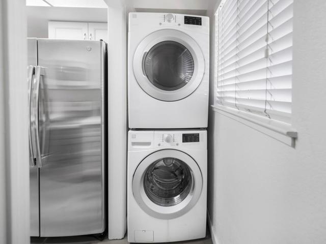1068 Summerplace Drive, San Jose CA: https://media.crmls.org/mediaz/10ec2dc4-cd3c-4f83-a7f7-e39686b0c100.jpg