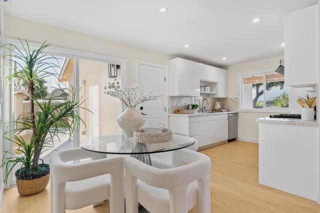 474 Oliver St, Milpitas CA: https://media.crmls.org/mediaz/10ec483b-ce1d-403a-9248-5dd228ae54c6.jpg