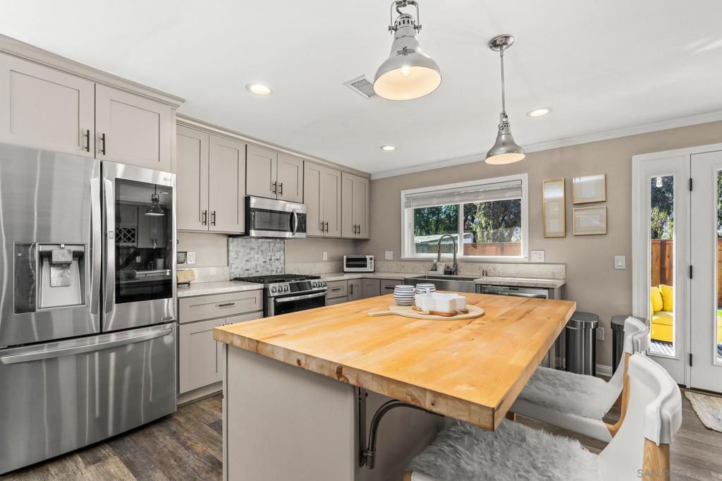 10Ec76D7 Bedb 416D 81D8 Bdb25614F408 8347 Carlton Oaks Dr., Santee, Ca 92071 &Lt;Span Style='BackgroundColor:transparent;Padding:0Px;'&Gt; &Lt;Small&Gt; &Lt;I&Gt; &Lt;/I&Gt; &Lt;/Small&Gt;&Lt;/Span&Gt;