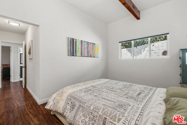 1840 Deloz Avenue, Los Angeles CA: https://media.crmls.org/mediaz/10ec8bd5-414b-4420-b4fa-3fdfa2cf9c38.jpg