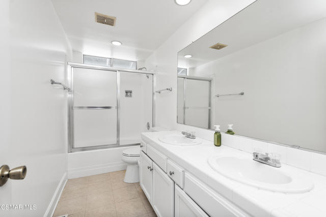 2763 Michael Drive, Newbury Park CA: https://media.crmls.org/mediaz/10ed99f2-a8a1-4933-959c-d1132383768f.jpg