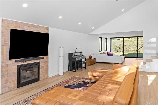 Detail Gallery Image 10 of 57 For 1560 Hawk View Dr, Encinitas,  CA 92024 - 4 Beds | 4 Baths