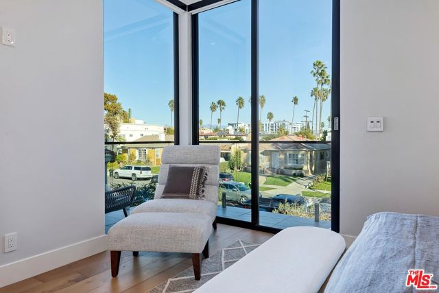 489 S Willaman Drive, Los Angeles CA: https://media.crmls.org/mediaz/10ee2dd4-2de3-4554-b4ed-ddee3f13691d.jpg