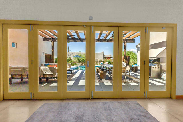 53945 Eisenhower Drive, La Quinta CA: https://media.crmls.org/mediaz/10ee5349-4e94-4ac7-ba51-46ca9c23768e.jpg