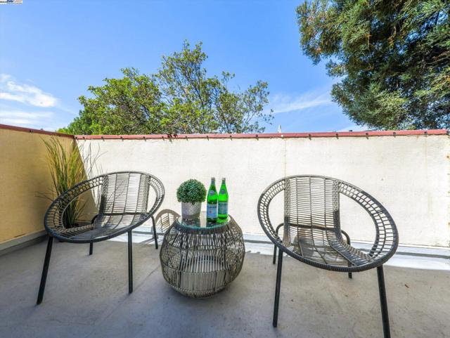 44 Lodato Ave, San Mateo CA: https://media.crmls.org/mediaz/10ee579c-92bc-4e11-8221-9fe171655bf3.jpg