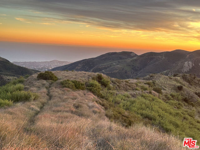 0 Ramera Motorway, Malibu CA: https://media.crmls.org/mediaz/10ee9981-9e5b-4d23-bf33-5b75279deb32.jpg