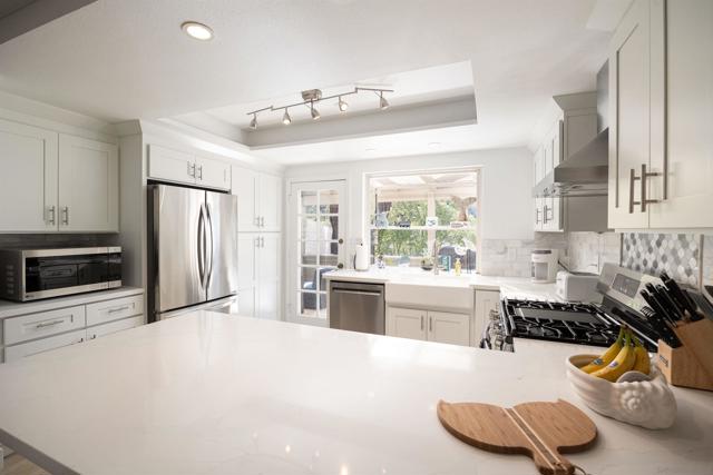 5611 Adobe Falls Rd, San Diego CA: https://media.crmls.org/mediaz/10eed592-d110-4525-849d-416d8c63f5c9.jpg