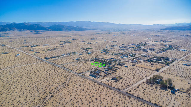 63647 Walpi Dr Drive, Joshua Tree CA: https://media.crmls.org/mediaz/10eed88a-5c6c-4f83-96ba-650944cda130.jpg