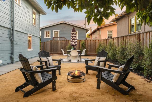 5731 Hermann St, Oakland CA: https://media.crmls.org/mediaz/10ef5672-fd24-4628-a5f1-13b3cdabb0e0.jpg