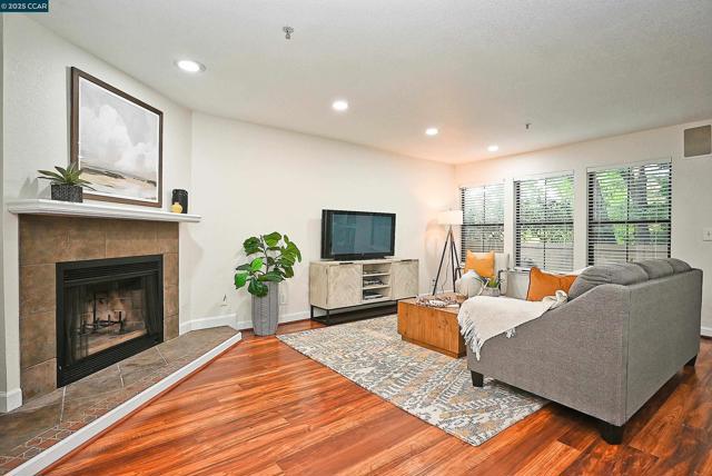 3279 Mt Diablo Court, Lafayette CA: https://media.crmls.org/mediaz/10f046c7-491d-4f27-a69b-988d3d7b4a70.jpg