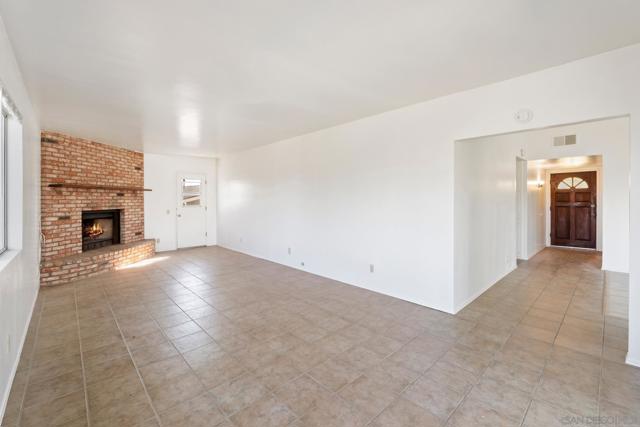 965 Highland Drive, Vista CA: https://media.crmls.org/mediaz/10f1ca6b-fa81-4ad5-bfef-2c8fbae9a842.jpg