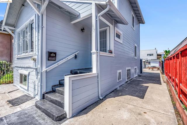 907 39Th Ave, Oakland, California 94601, 4 Bedrooms Bedrooms, ,1 BathroomBathrooms,Single Family Residence,For Sale,39Th Ave,41069340