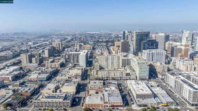 988 Franklin St, Oakland CA: https://media.crmls.org/mediaz/10f27686-4f9c-4c28-b286-a15576b4e415.jpg