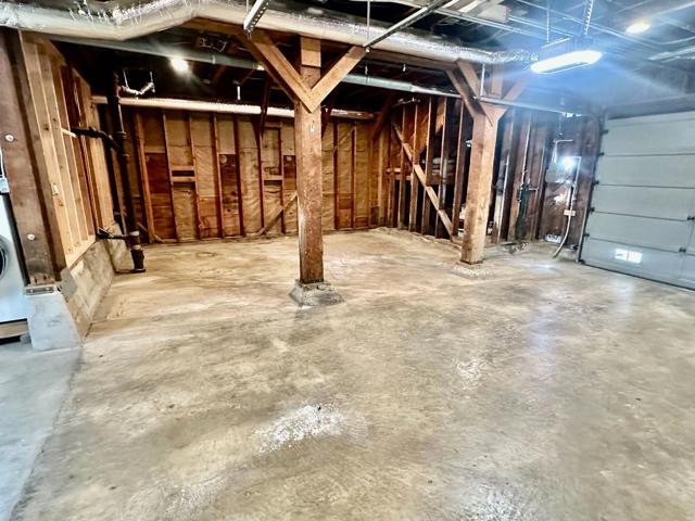 238 Harkness Avenue, San Francisco CA: https://media.crmls.org/mediaz/10f2d0da-5b55-4790-9e20-a6a83fad479a.jpg