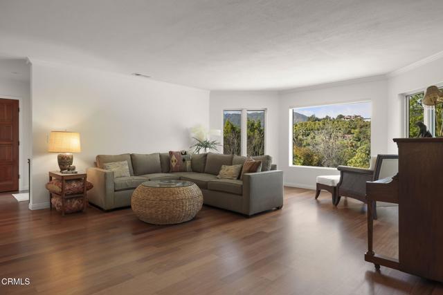 1130 Rancho Drive, Ojai CA: https://media.crmls.org/mediaz/10f33093-c6cd-4985-9aa8-c2dbcfb191a0.jpg
