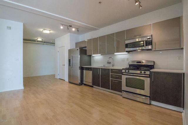 Detail Gallery Image 3 of 29 For 4215 Glencoe Ave #221,  Marina Del Rey,  CA 90292 - 2 Beds | 3 Baths