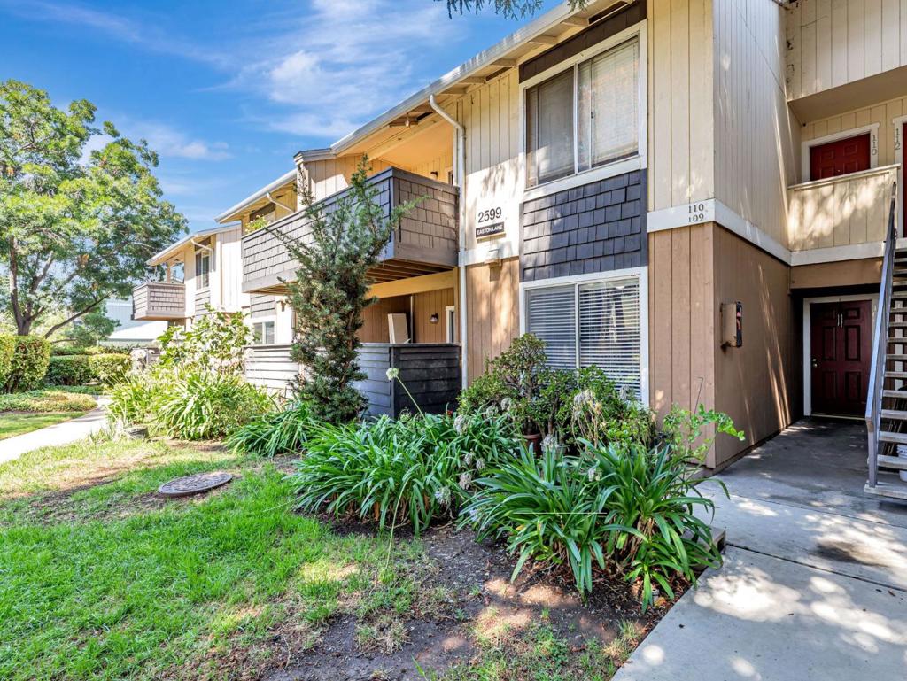 2599 Easton Lane #109
