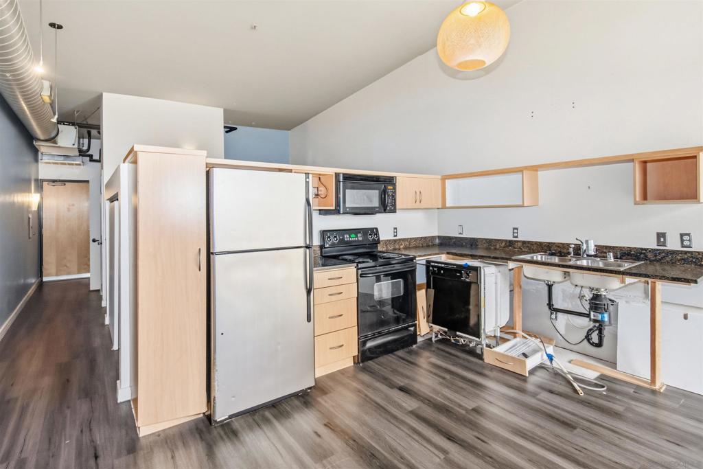 777 6th Avenue - photo 9