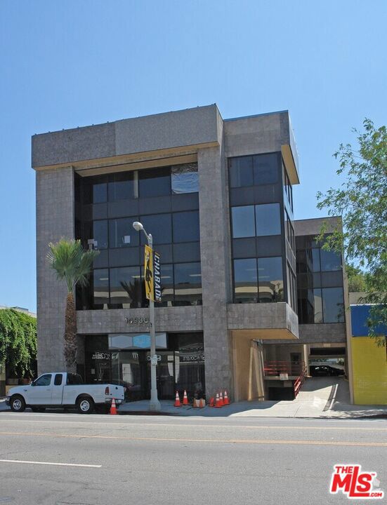  Commercial for Sale in Sherman Oaks, California