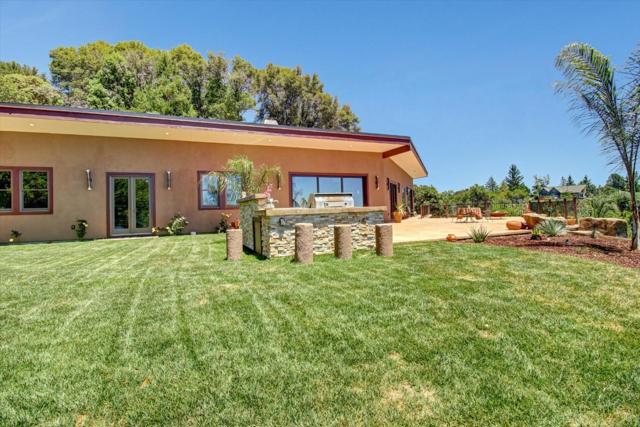 30005 Summit Road, Los Gatos CA: https://media.crmls.org/mediaz/10f3ba71-8e85-438d-bfaa-4d9494115380.jpg