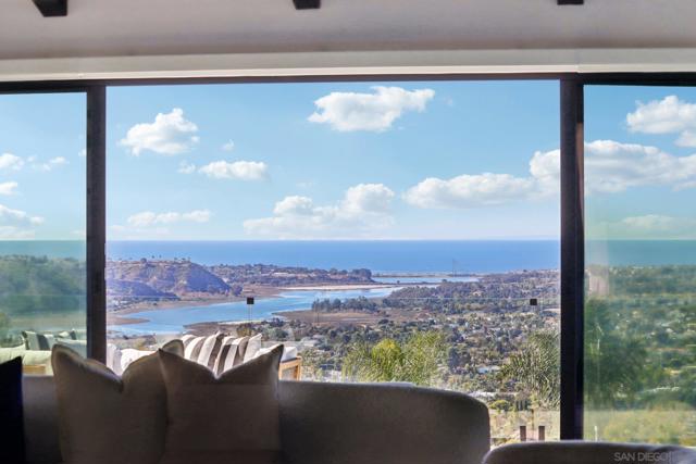 7117 Obelisco Cir, Carlsbad CA: https://media.crmls.org/mediaz/10f4f88c-8556-44d9-9bed-713f91254e70.jpg