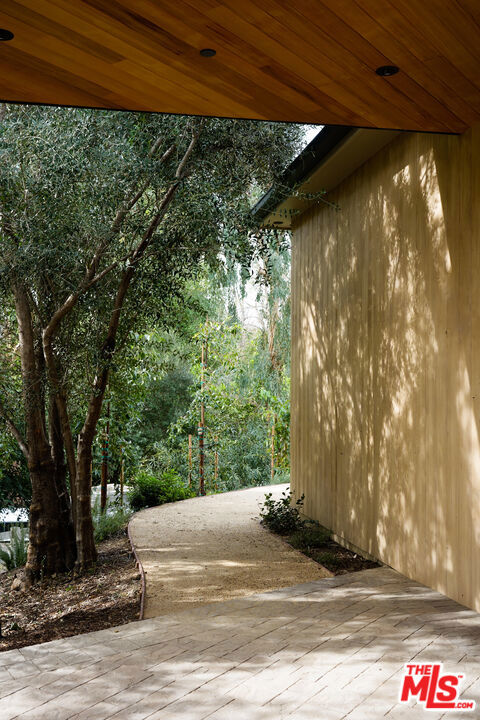 5831 Fitzpatrick Road, Hidden Hills CA: https://media.crmls.org/mediaz/10f50a32-9b3c-4ee5-a4c9-d6d7589efb3f.jpg