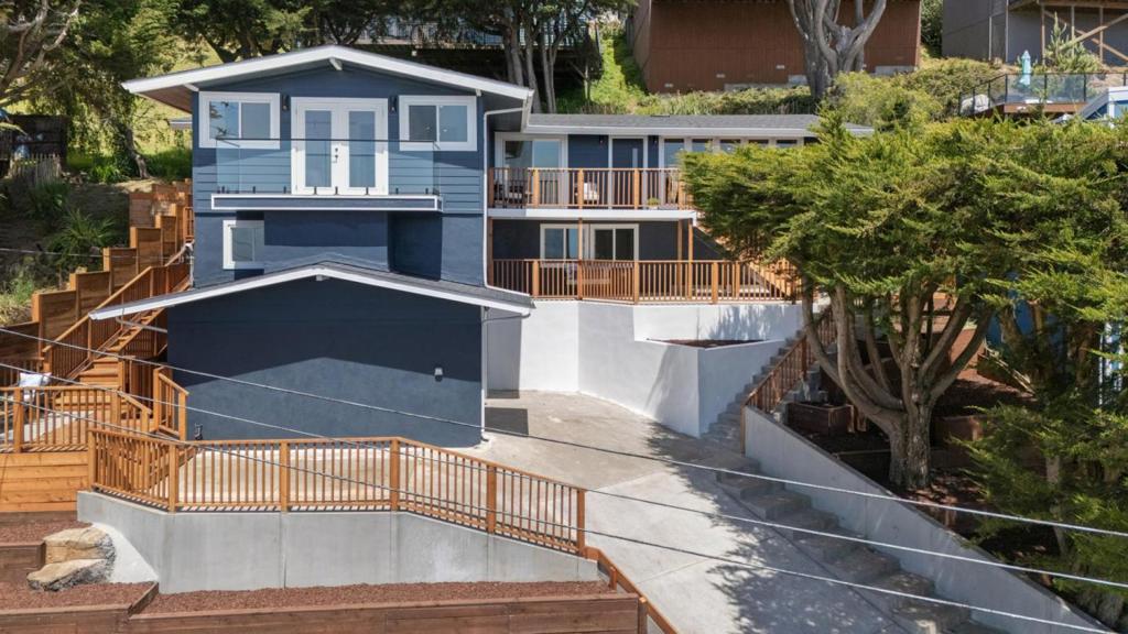 355 Beaumont Boulevard