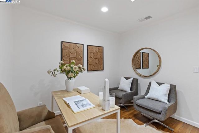 34264 Atteridge Pl, Fremont CA: https://media.crmls.org/mediaz/10f56f21-ff52-4e15-84fe-703b9fab784c.jpg