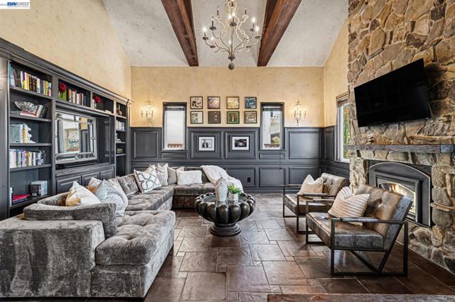 4275 QUAIL RUN PL, Danville CA: https://media.crmls.org/mediaz/10f5c5b8-3cb0-4344-8f68-2231d0914193.jpg