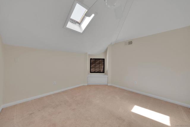 15235 Crestview Ct, Poway CA: https://media.crmls.org/mediaz/10f5e8e9-671a-4305-9988-cae817a739b3.jpg