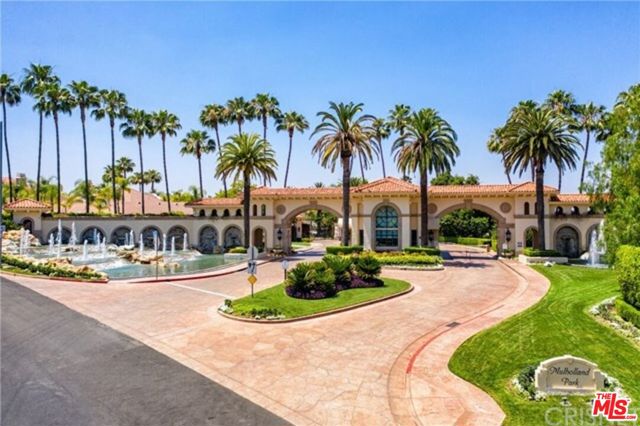 19016 Devonport Lane, Tarzana CA: https://media.crmls.org/mediaz/10f5f459-3d50-4993-b0e9-29e7c2b65411.jpg