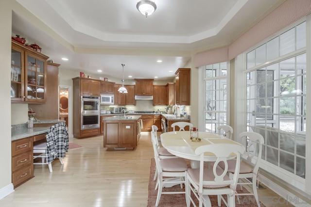 3591 Deer lake Park Rd, Julian CA: https://media.crmls.org/mediaz/10f62655-8175-4e03-b9cf-f212526b882a.jpg