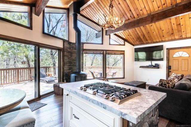 MLS #250037744SD image #10