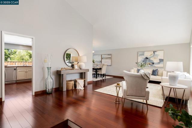 169 Larkwood Cir, Danville CA: https://media.crmls.org/mediaz/10f69ed6-c115-4110-8487-46a55a44cfab.jpg