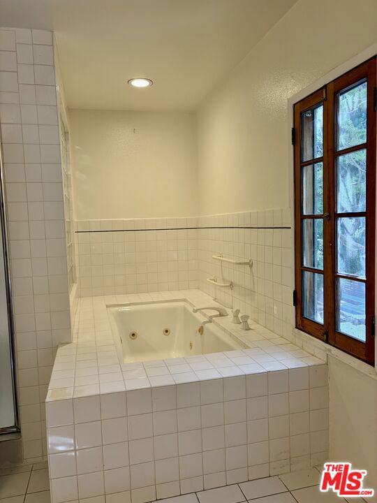 639 Navy Street, B photo 18
