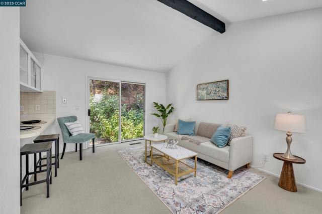 2690 Doidge Ave, Pinole CA: https://media.crmls.org/mediaz/10f78396-de69-49f5-a7c9-e648915bbd88.jpg