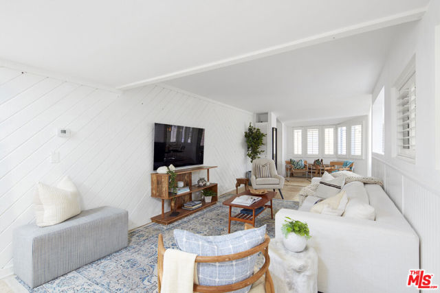 24 Westwind Street, Marina del Rey CA: https://media.crmls.org/mediaz/10f85800-b7a3-4318-9dc8-1abb98d83c2a.jpg