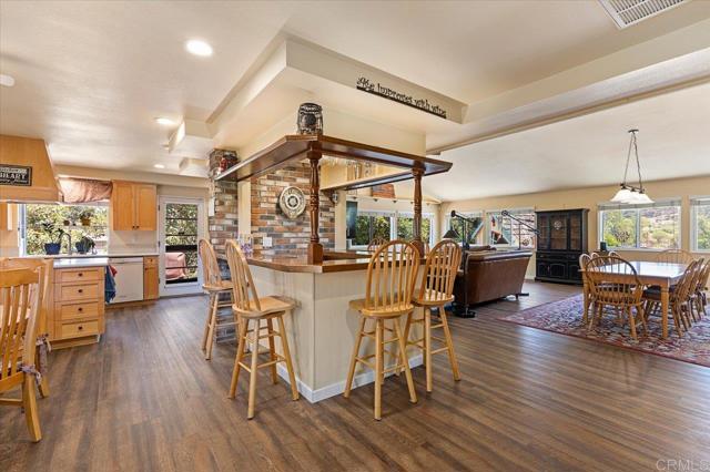 Detail Gallery Image 27 of 60 For 945 El Paseo, Vista,  CA 92084 - 4 Beds | 3 Baths