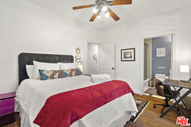 4544 Tobias Avenue, Sherman Oaks CA: https://media.crmls.org/mediaz/10f96441-d98d-4beb-a202-118a25f70991.jpg