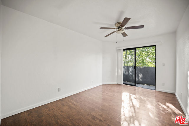 412 Coronado Terrace, Los Angeles CA: https://media.crmls.org/mediaz/10f98d4f-8956-403e-a04a-d42508b47227.jpg