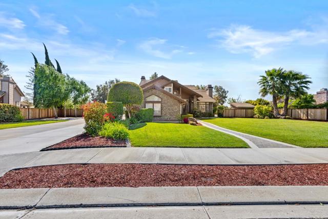 151 Tierra Del Sol, Hollister CA: https://media.crmls.org/mediaz/10f9b845-2cf6-40ca-8616-8f0f9c3589cb.jpg