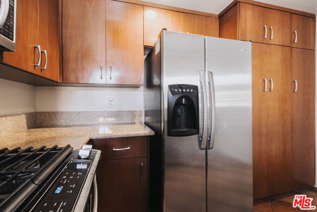 8180 Manitoba Street, Playa del Rey CA: https://media.crmls.org/mediaz/10f9f126-9988-4f68-9081-df16566efd7a.jpg
