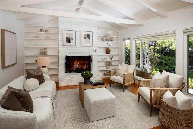 819 Laurel Avenue, Menlo Park CA: https://media.crmls.org/mediaz/10fa1167-7fee-47b8-bea5-8b189fd998e2.jpg