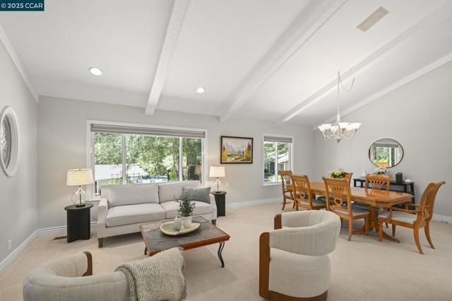 1883 Piedras Cir, Alamo CA: https://media.crmls.org/mediaz/10fa4aa1-7a1a-4052-aac2-2b86958b52ac.jpg