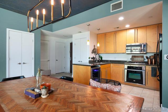 801 Ash st, San Diego CA: https://media.crmls.org/mediaz/10fa6fa0-ca29-4ca9-998d-c17868666765.jpg