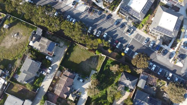 221 Mortimers (Unit B) Lane, Marina CA: https://media.crmls.org/mediaz/10fa899e-d2fd-46ae-ac67-c5a929d6d891.jpg