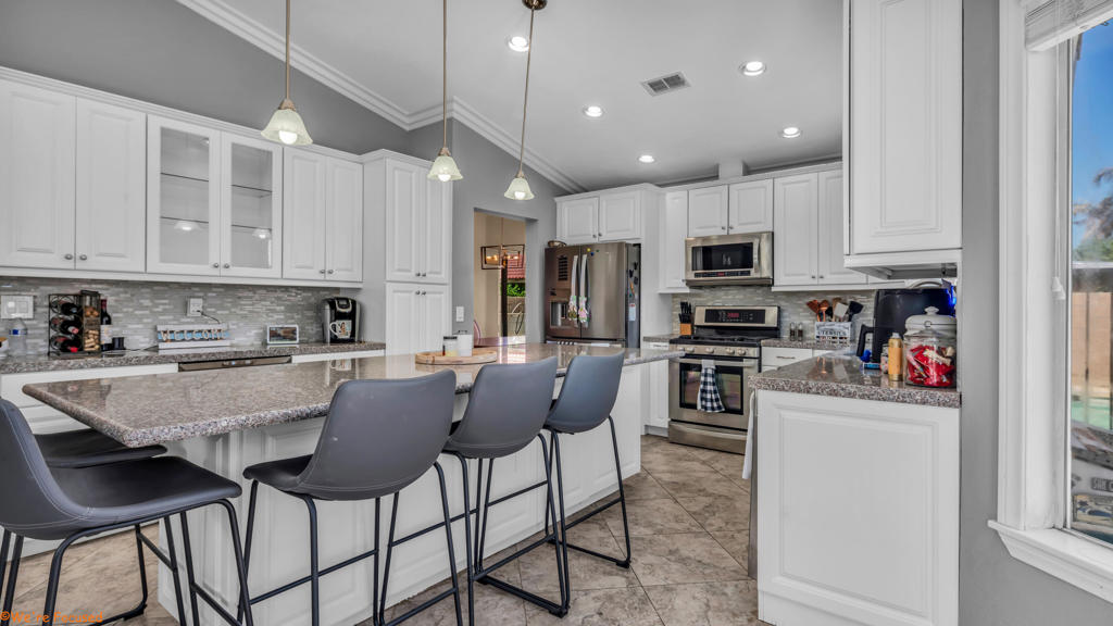 81393 Avenida Gaviota